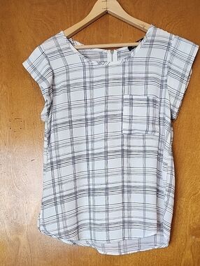 Women's White Plaid Short-Sleeve Blouse